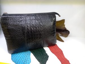 کیف چرم گاوی طرح کروکودیل