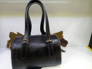 کیف صندوقی زنانه چرم اصل